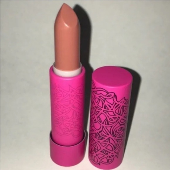 POSH MAC SHOW—MAC Cosmetics Live Posh_Curves💄Need 50 Likes❤️TAG YOUR FRIENDS!⬇️ - Picture 5 of 14